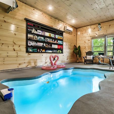 Spring Sale! Indoor Pool, Pet Stays Free, Movie, Hottub Sevierville Exterior foto